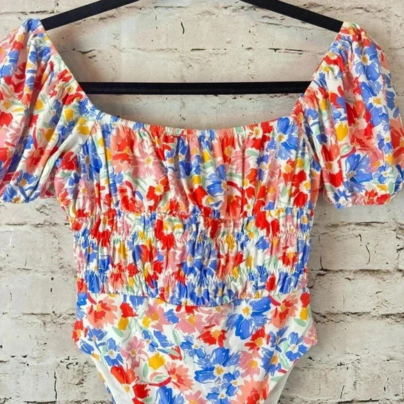 NWT L*Space Marilyn Floral Print One Piece Swimsuit Size 4 Flowers Forever Beach - Picture 6 of 11